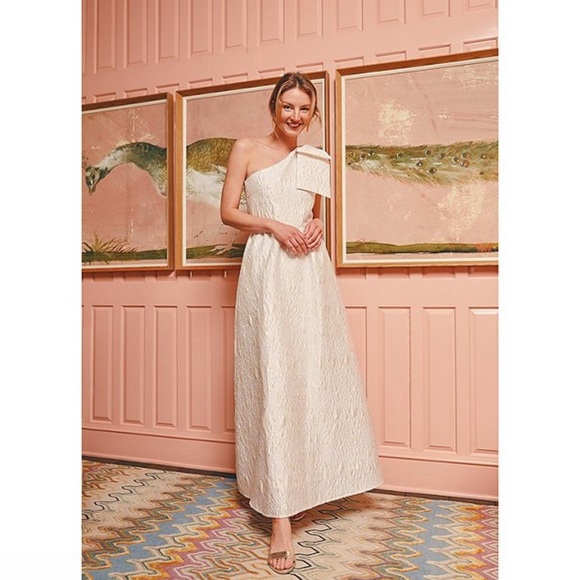 Chic One-Shoulder Cream Dress - Picture 2 of 9